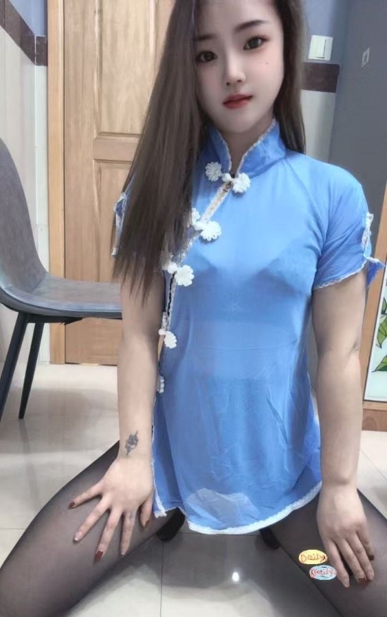 甜美妹子小然
