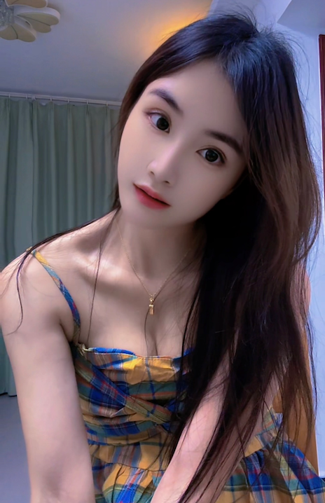 肤白貌美抓龙筋