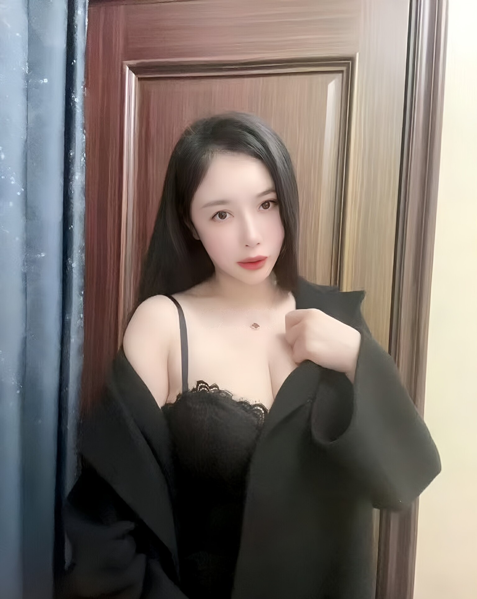 服务系火辣身材少妇