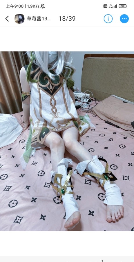 建邺娇嫩coser草莓老师