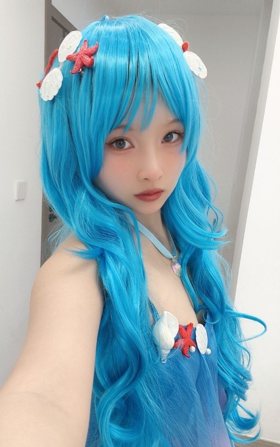 爱笑的小女孩