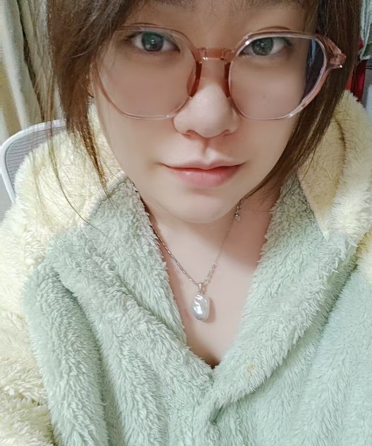 00后胖妹
