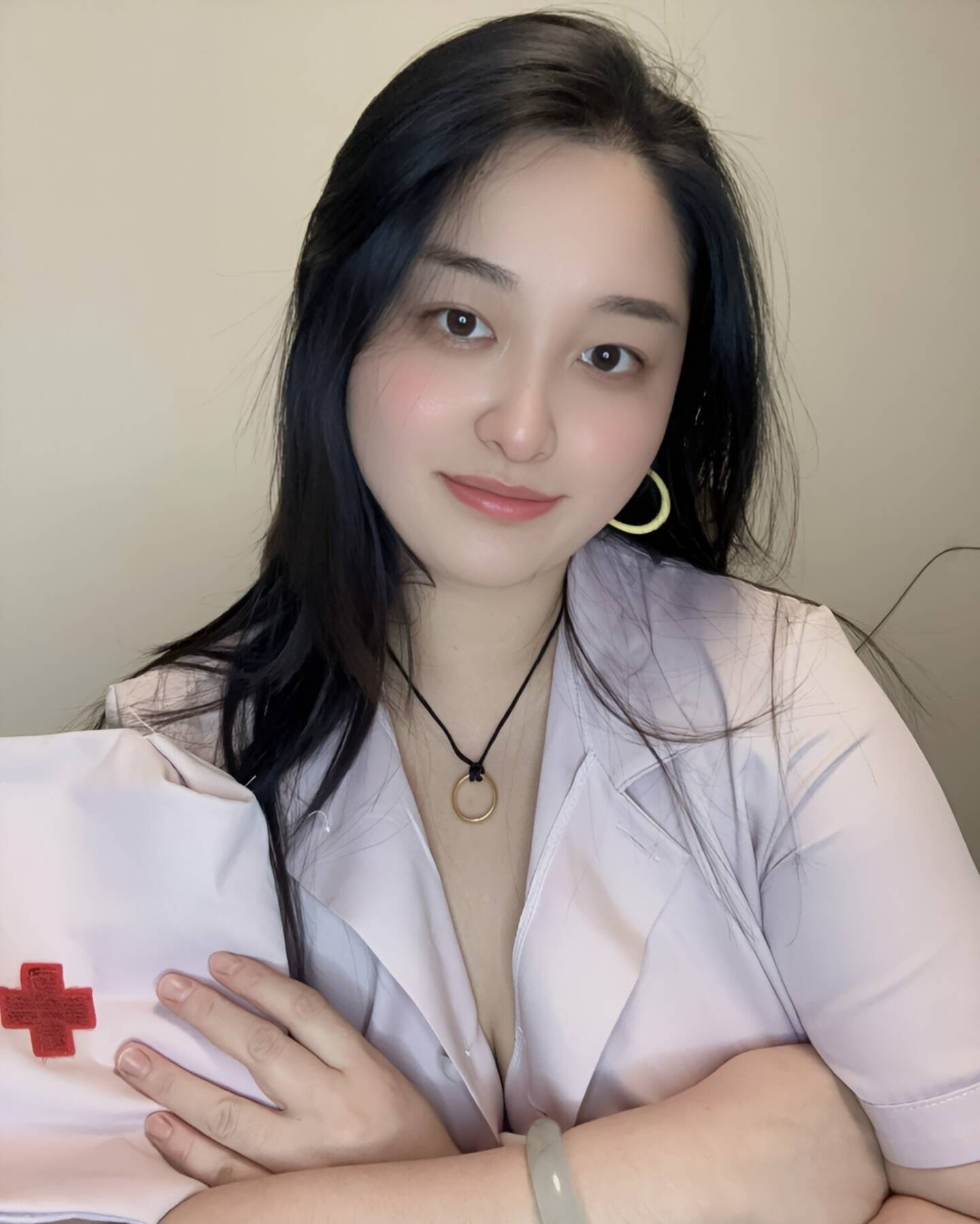翘臀巨乳雪雪少妇
