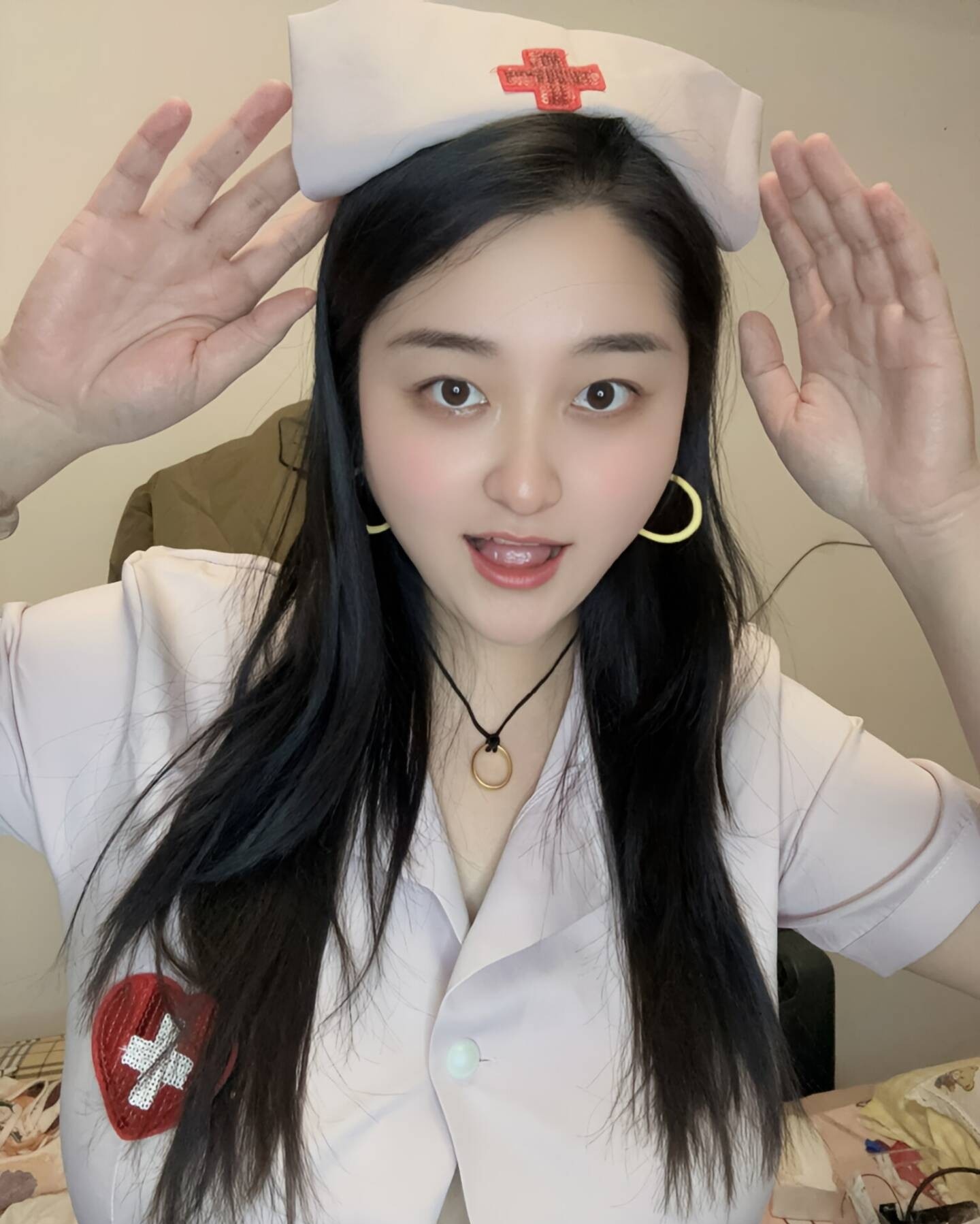 翘臀巨乳雪雪少妇