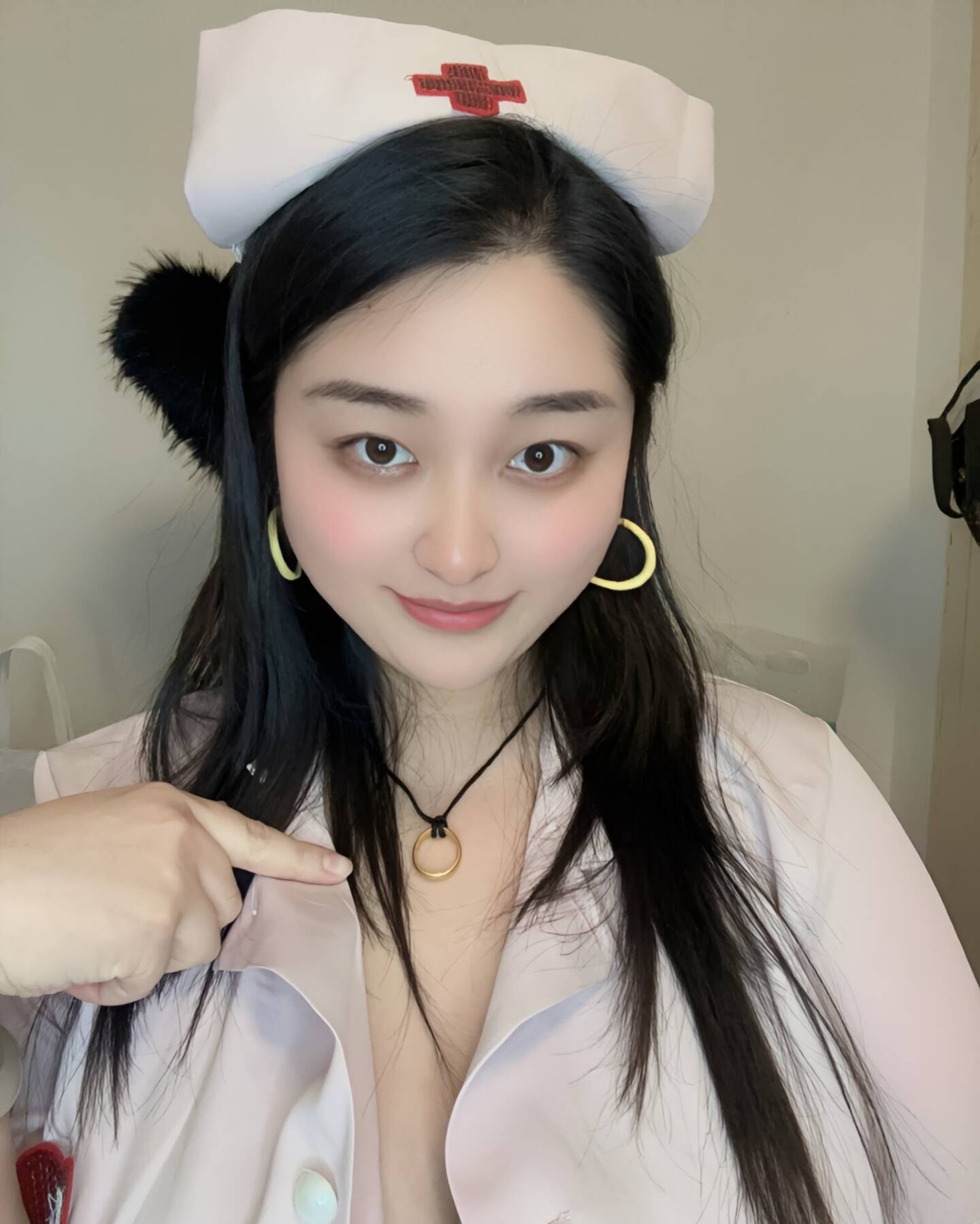 翘臀巨乳雪雪少妇