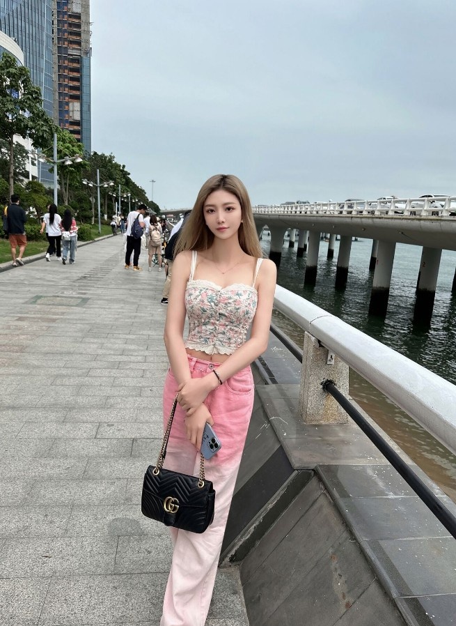 思明区小九月美女老师