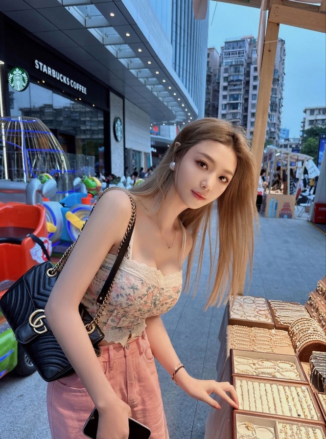 思明区小九月美女老师