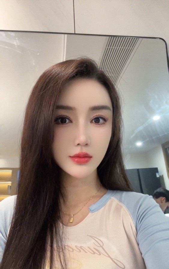 芙蓉出水少妇玲珑