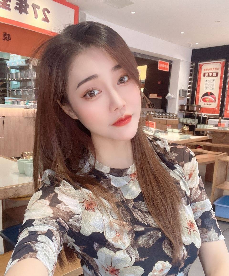 莞式服务长腿美女