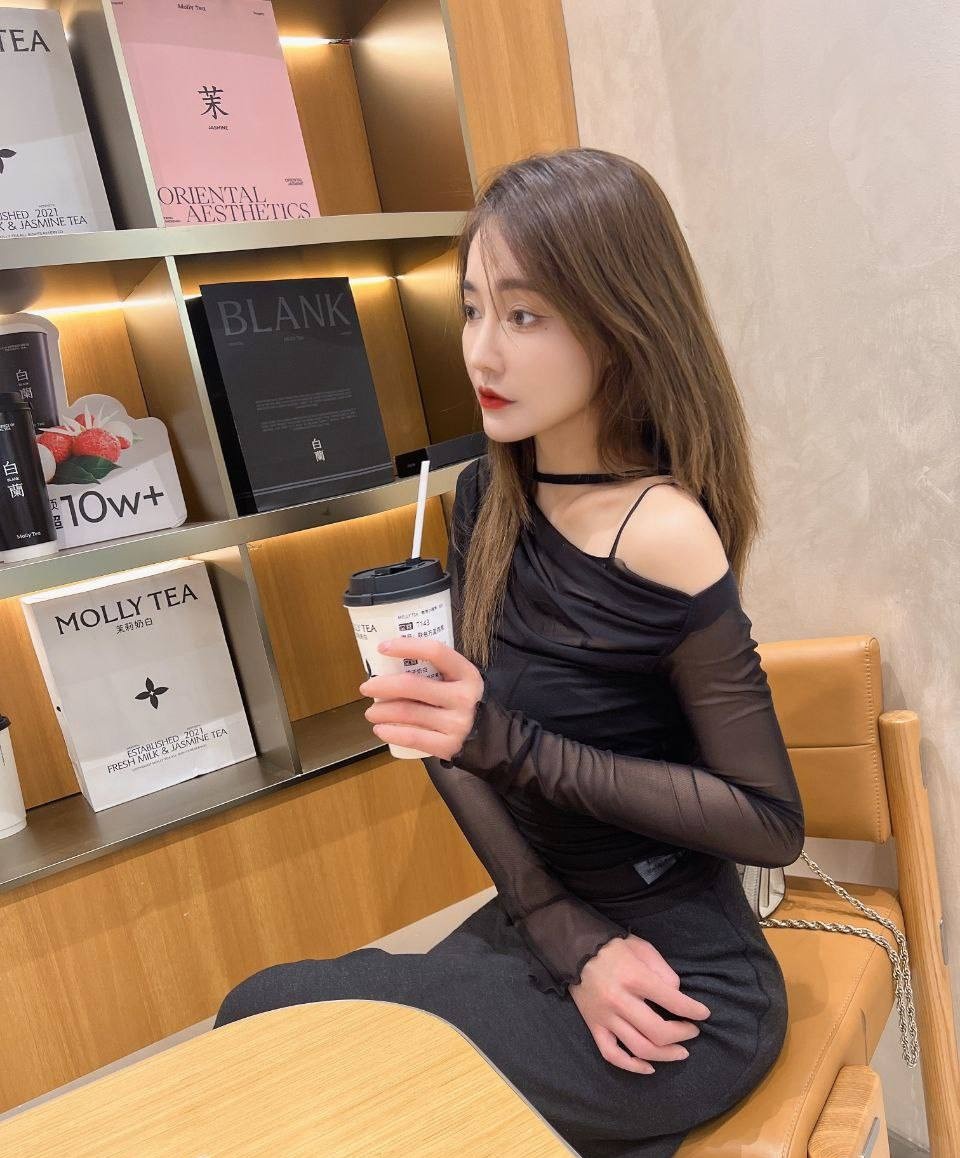 莞式服务长腿美女