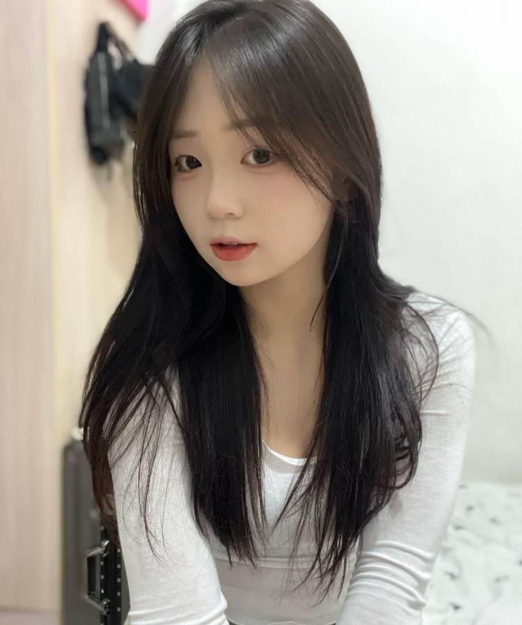 七里河性感风骚小女主