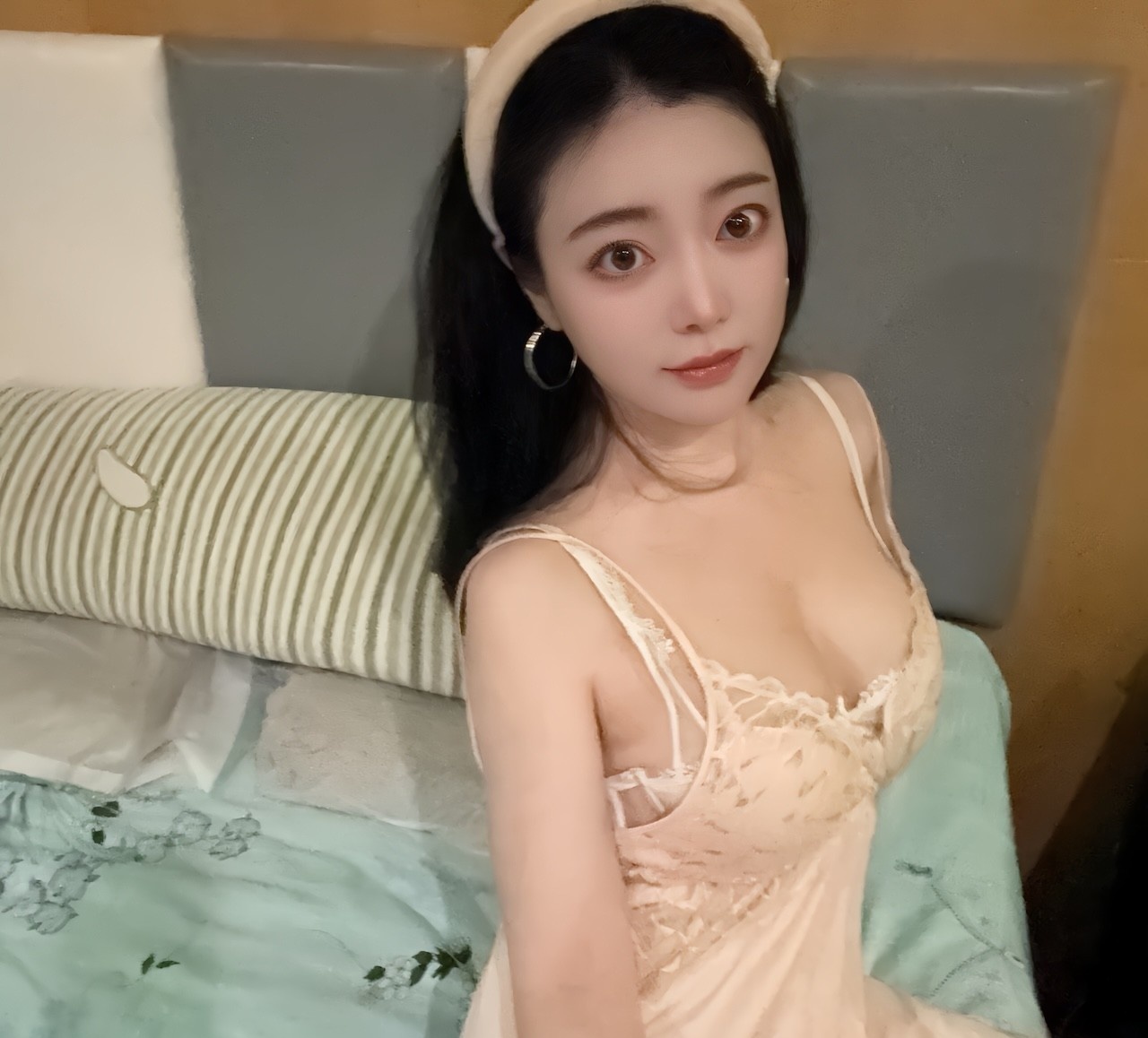 肤白颜值柒柒