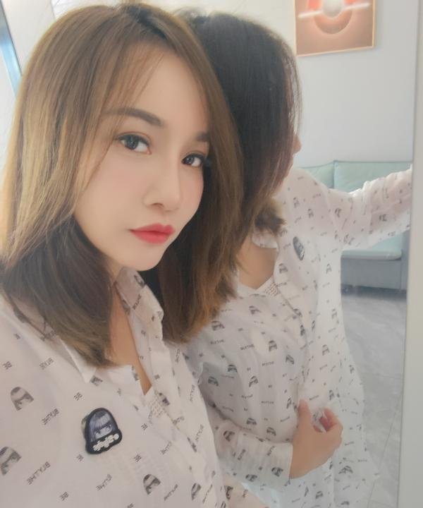 长腿服务型风骚少妇