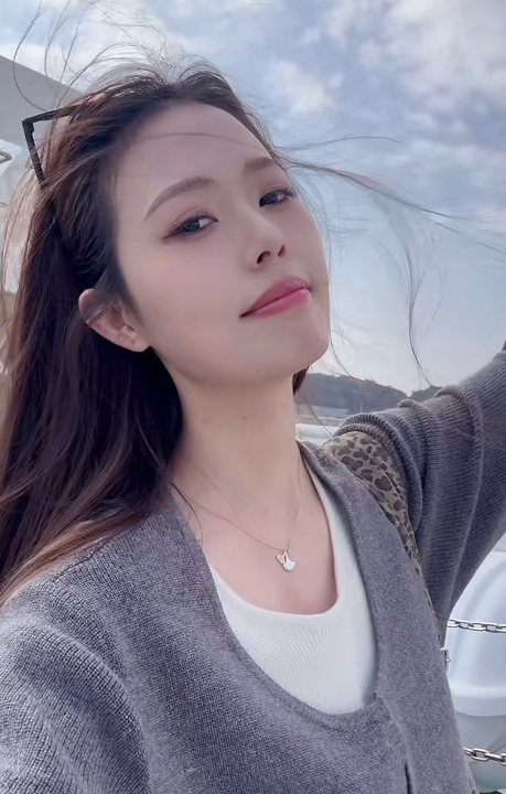 性感美丽兼职小美女