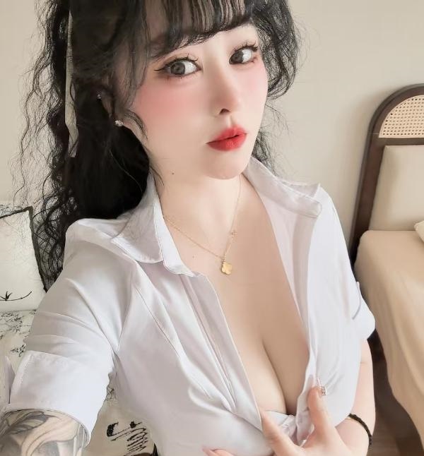 普陀花臂大奶