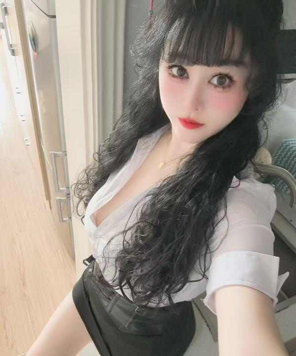 普陀花臂大奶
