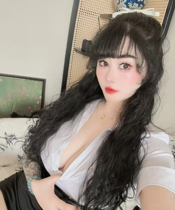 普陀花臂大奶
