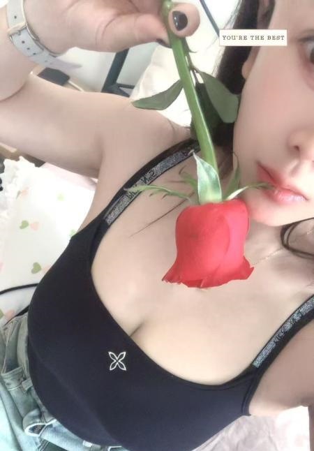大奶小萝莉