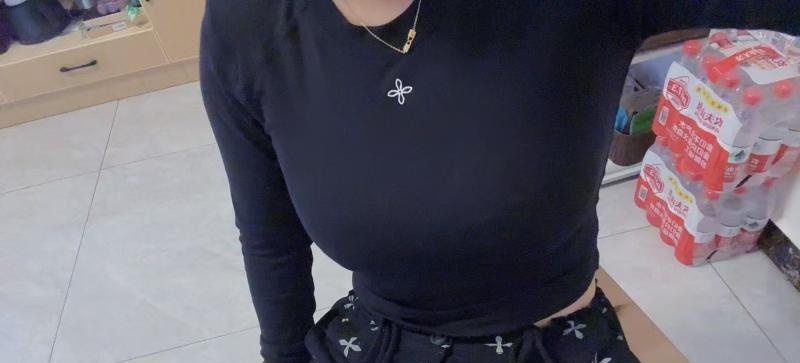 大奶小萝莉