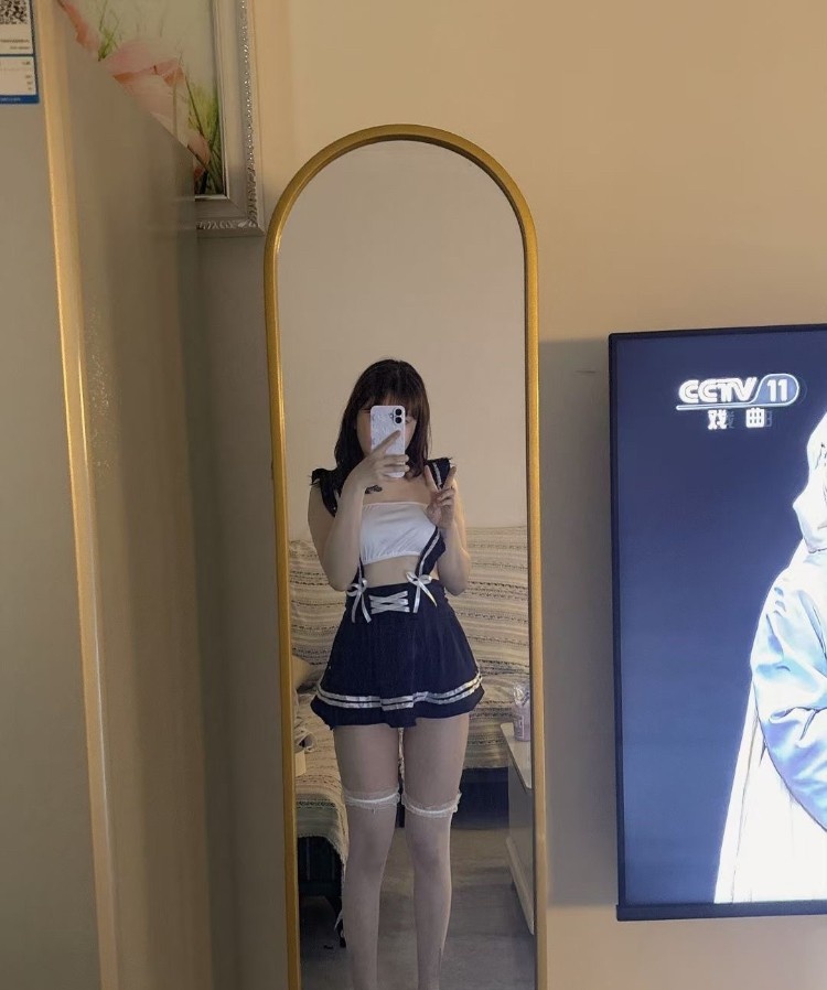 娃娃脸的小美女