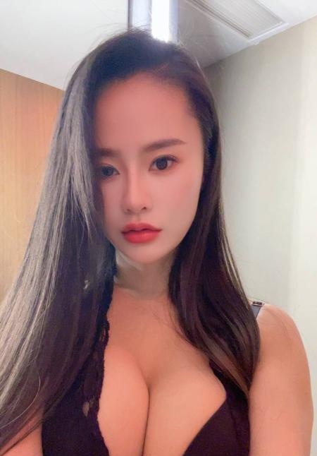 江宁大胸御姐尤美