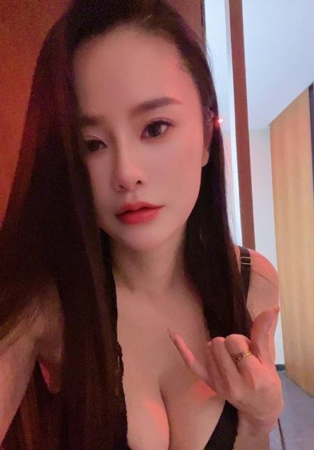江宁大胸御姐尤美