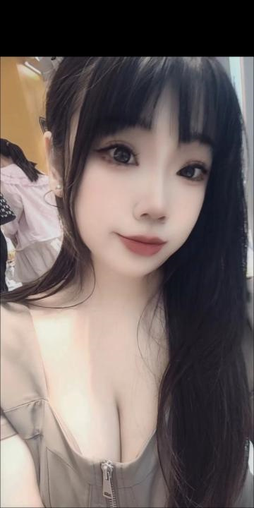 大胸樱桃
