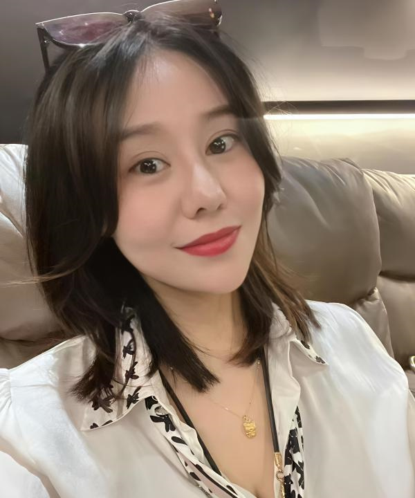 大胸球球