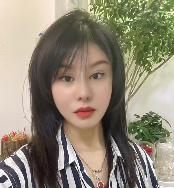 大胸球球