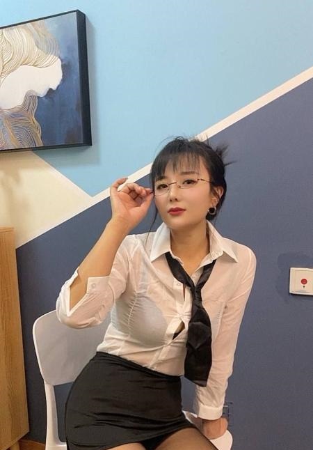 成华OL御姐九儿