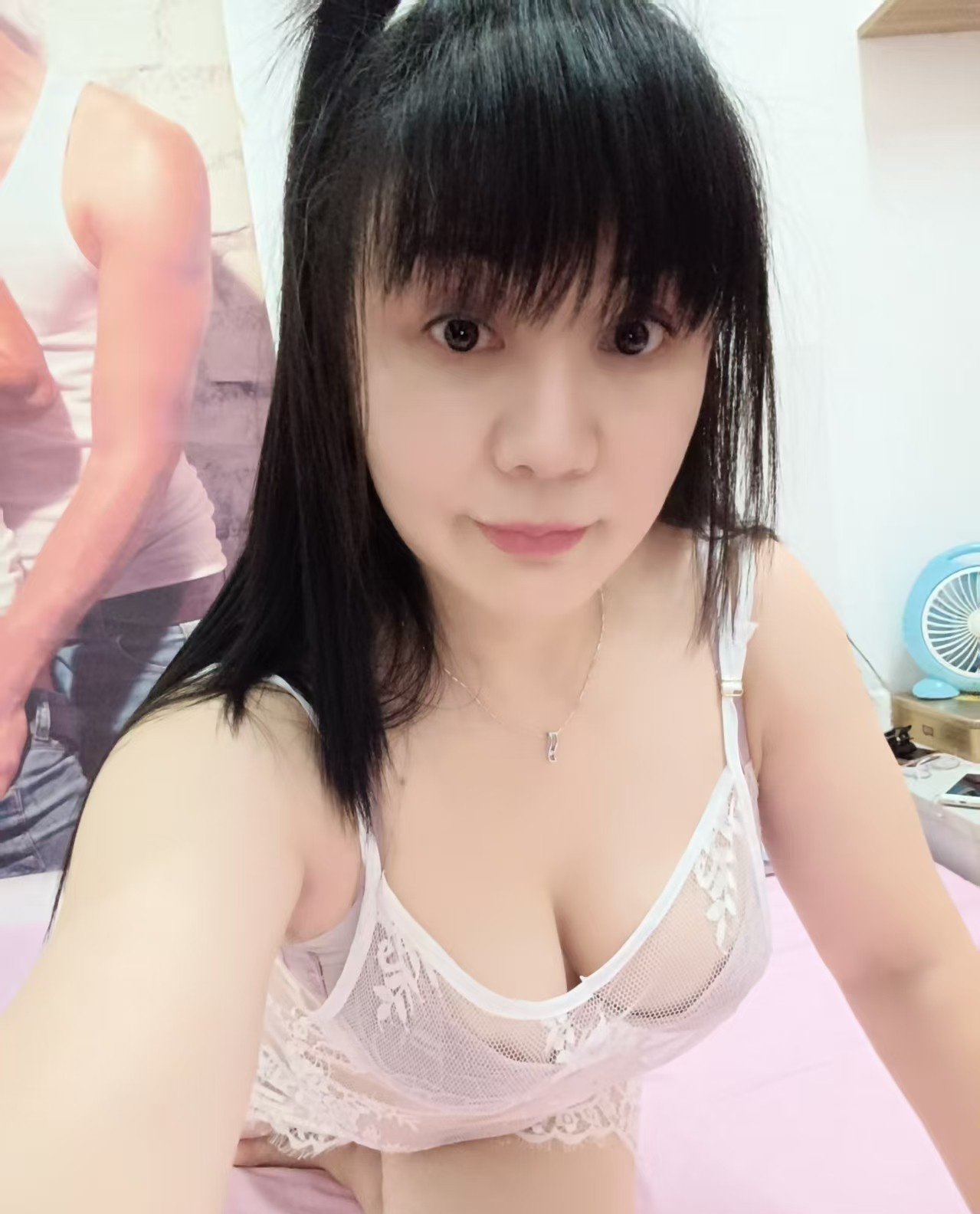 大奶樱桃老师