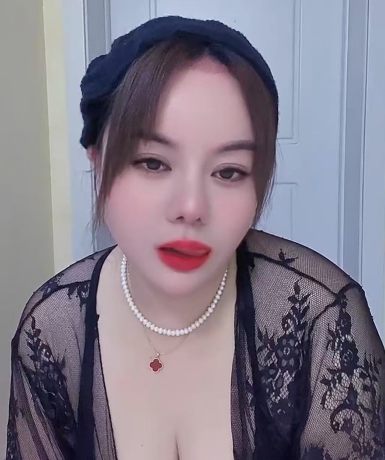 栖霞马群大奶少妇