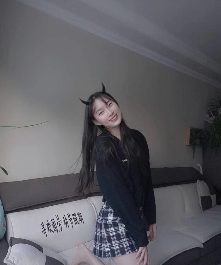 气垫水床美女
