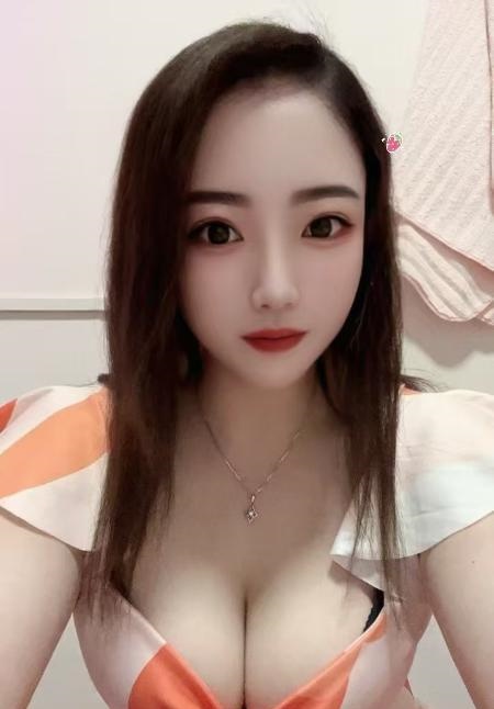 妩媚动人莉莉