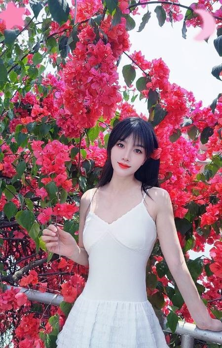 粉嫩颜值姗姗老师