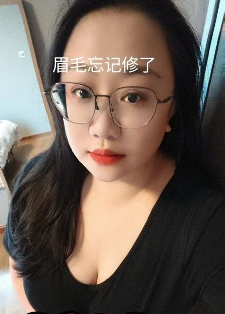 丰乳肥臀朵儿