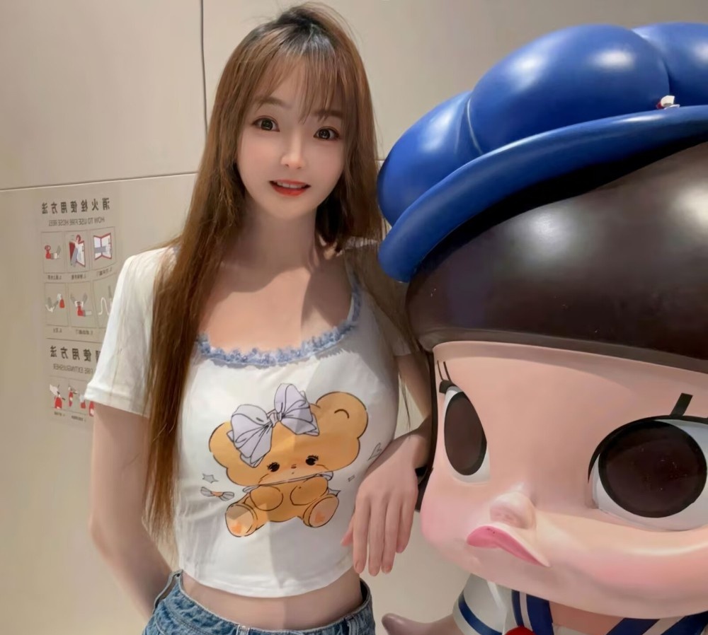 供北小美女