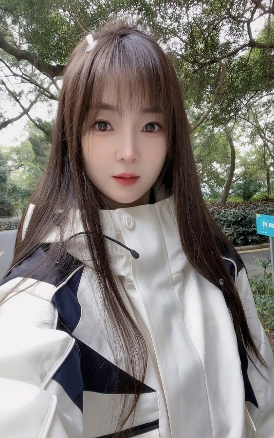 供北小美女