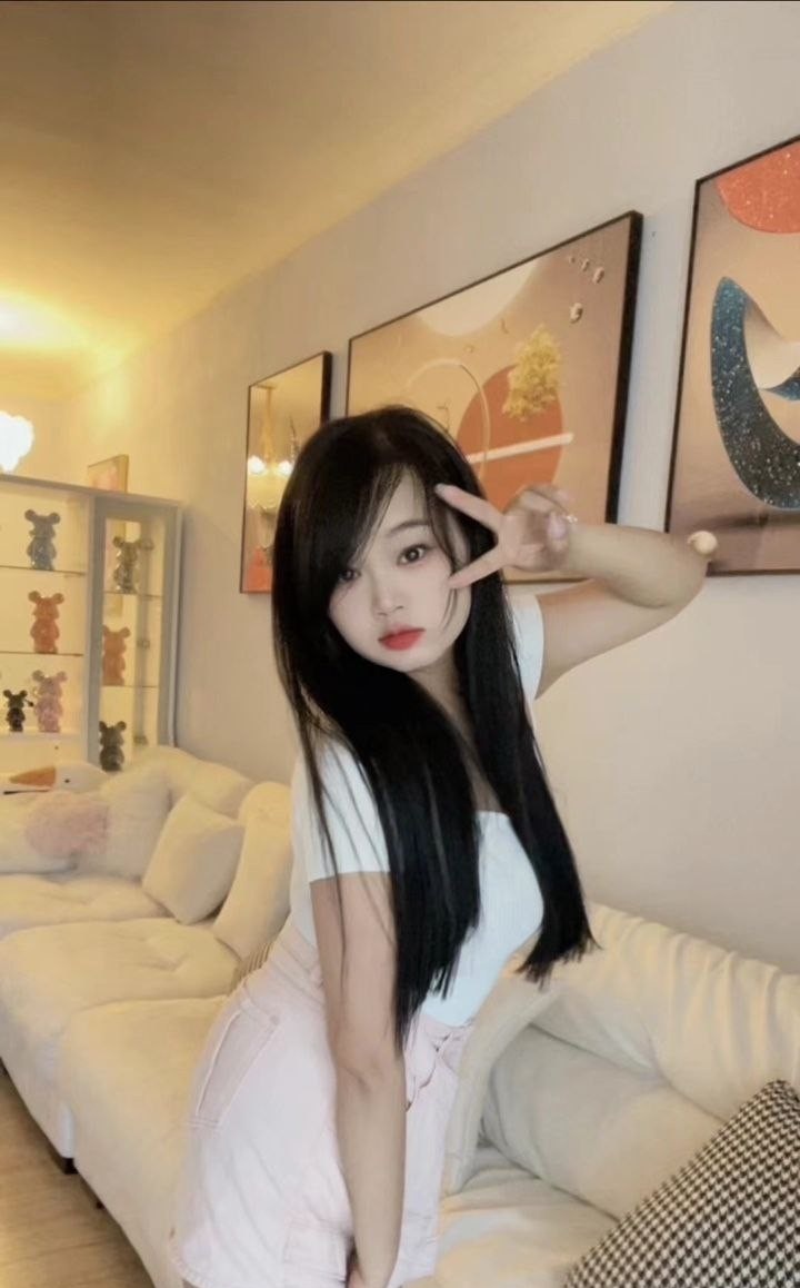 性感淫媚勾人小姐姐