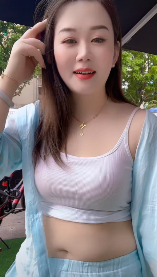 服务很好的丰满姐姐