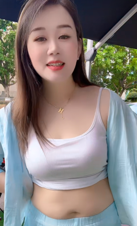 服务很好的丰满姐姐