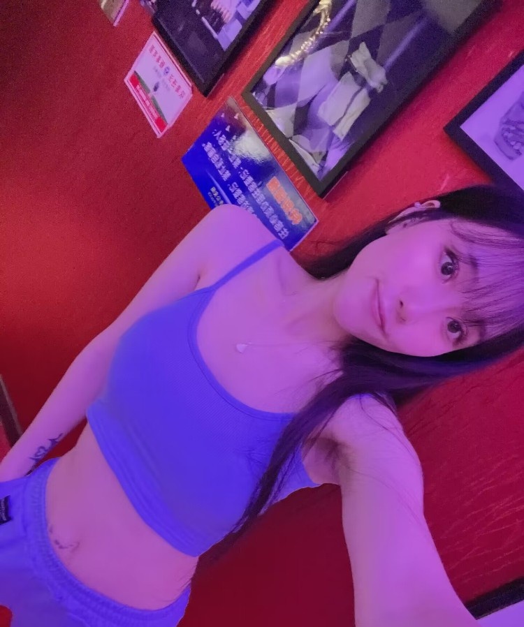 宝龙广场小姐姐