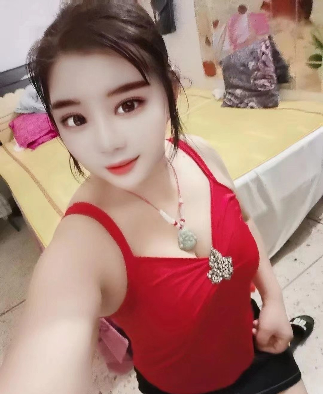龙湖喷潮大奶黑丝御姐