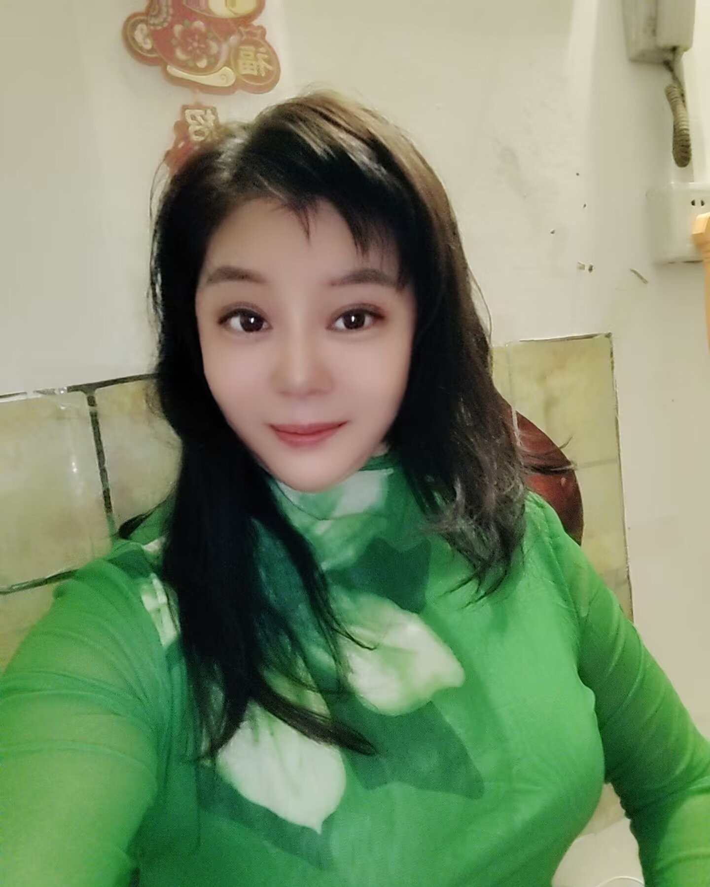 龙湖喷潮大奶黑丝御姐