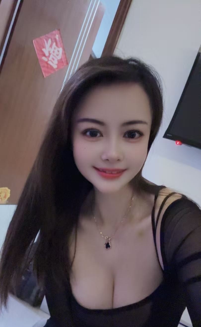 肤白大奶糖果