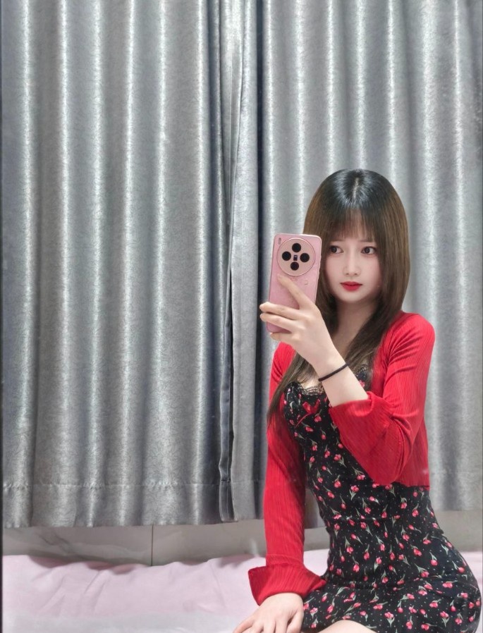 丝袜玉足彤彤