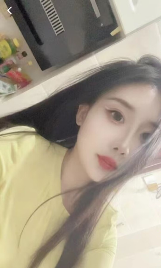 二十几岁的高颜值年轻御姐