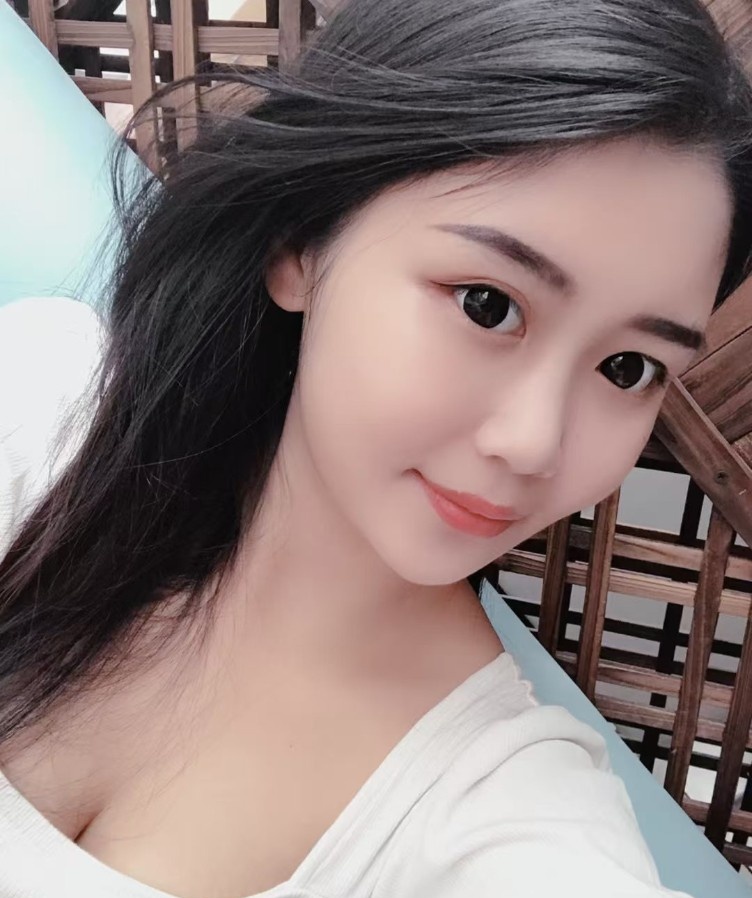 健谈靓丽美女