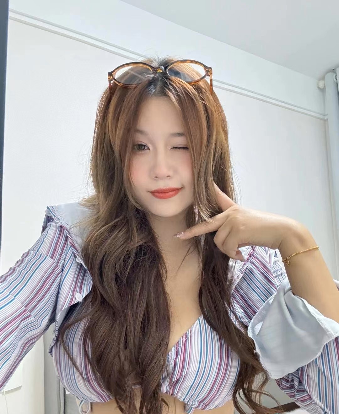 肤白貌美骚妹子