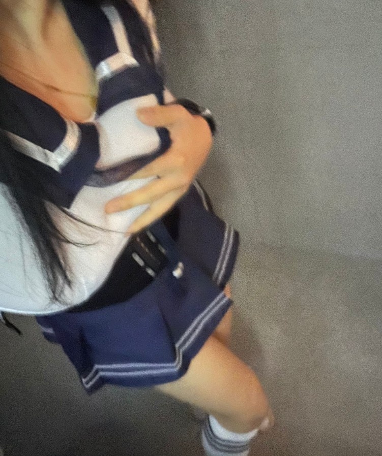 22岁兼职小妹